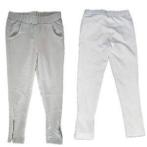 Cute White pants with pockets and zippers on bottom